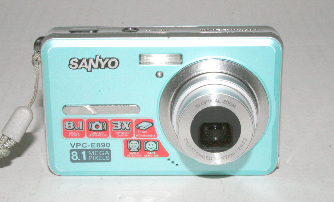 Sanyo VPCE890 8.1MP 3X Optical Zoom Digital Camera Blue 